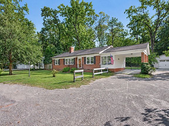 2nd image of 237 Barnard Ave SE