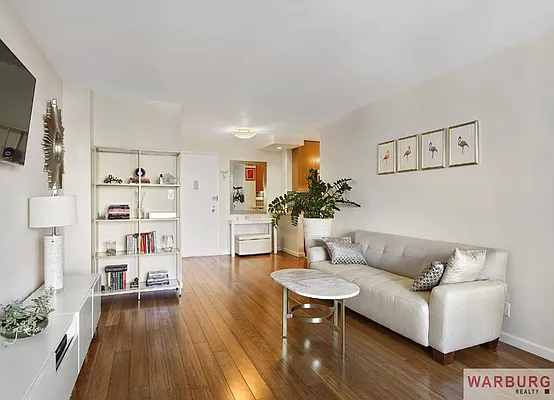 Sold by Warburg | media 13