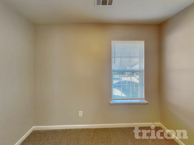 5717 Henderson Oaks Dr — Photo 12