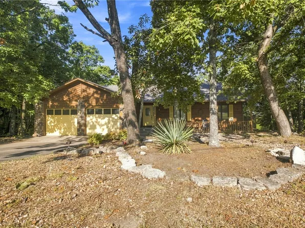 57 Twin Peak Dr, Holiday Island, AR 72631