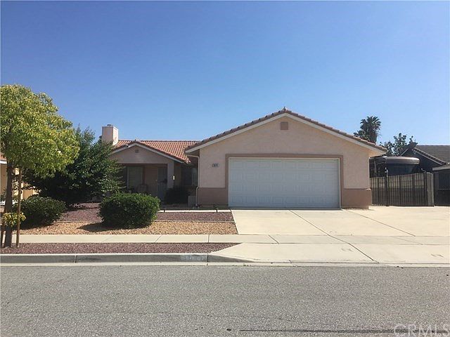 3BD/2BA HOME IN CREAN ACRES. 55+ SENIORS ONLY TRACT. HOA $80/Year. RV DRIVEWAY AND GATED,CONCRETE RV