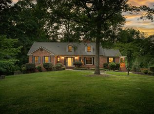 4640 Forest Lake Dr, Mebane, NC 27302
