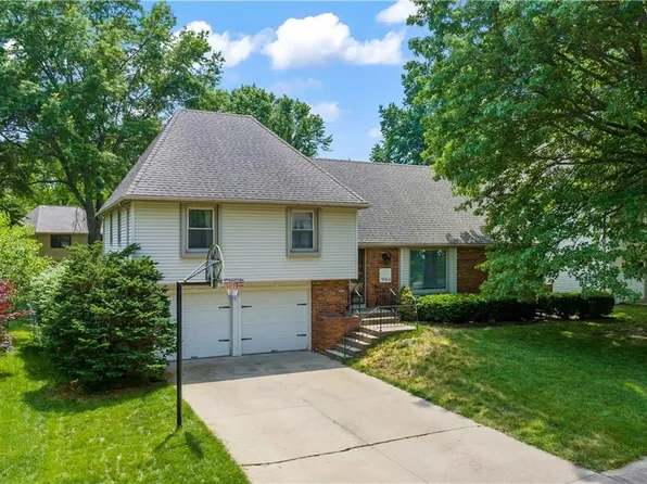 9163 W 92nd St, Overland Park, KS 66212