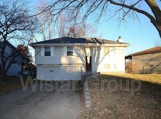 5124 S 98th St, Omaha, NE 68127