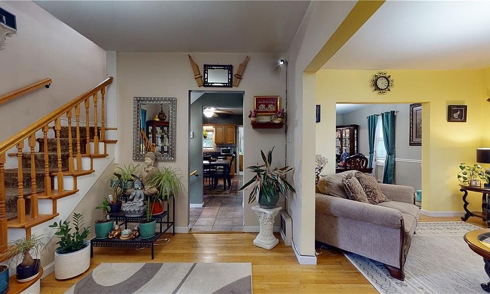 117 Julia St, Cranston, RI 02910 Zillow