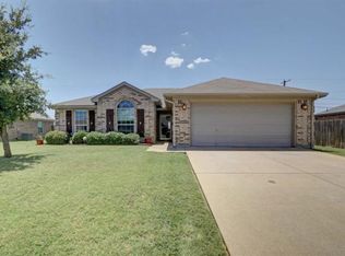 417 Bretts Way, Burleson, TX 76028