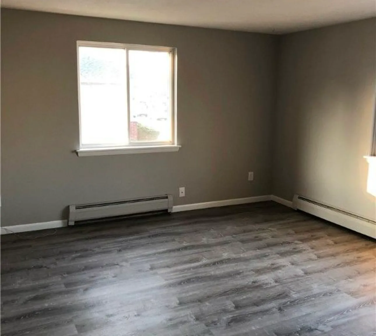 1455 Norton St — Photo 4