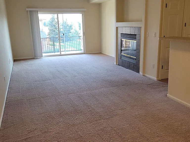 1703 Whitehall Dr #2-H — Photo 6