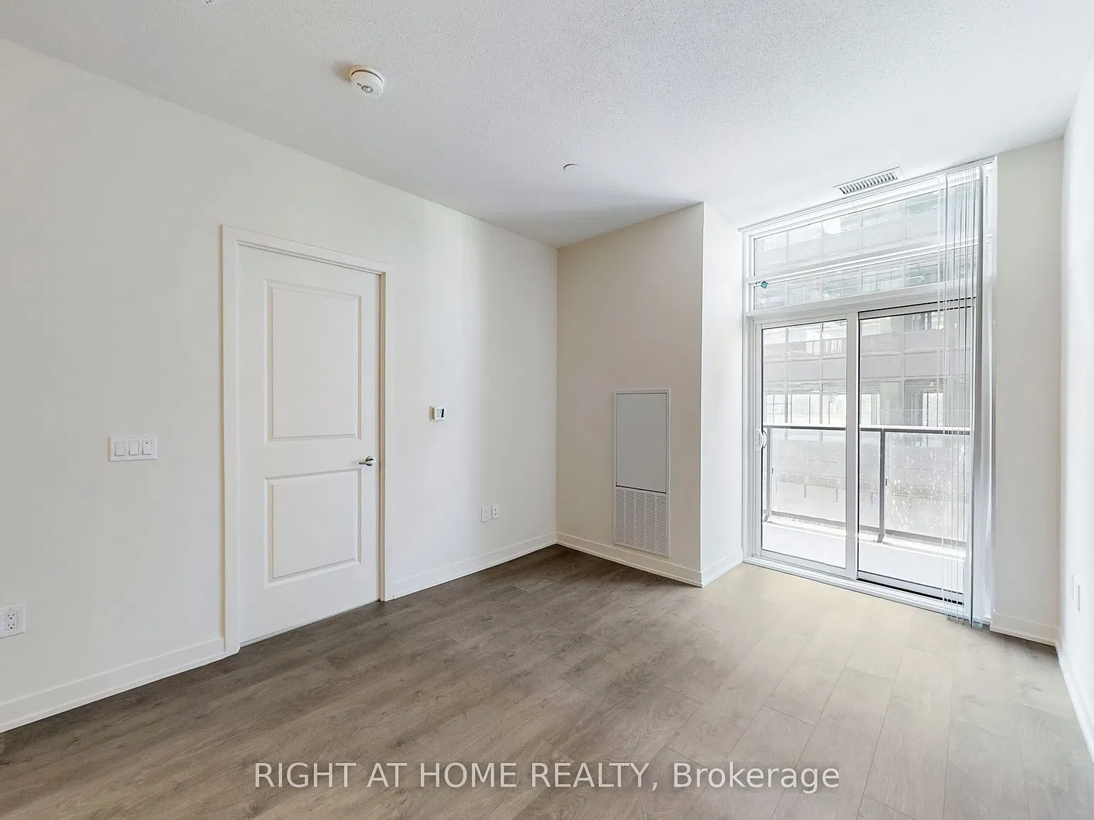 1 bed, $2,295 — Photo 4