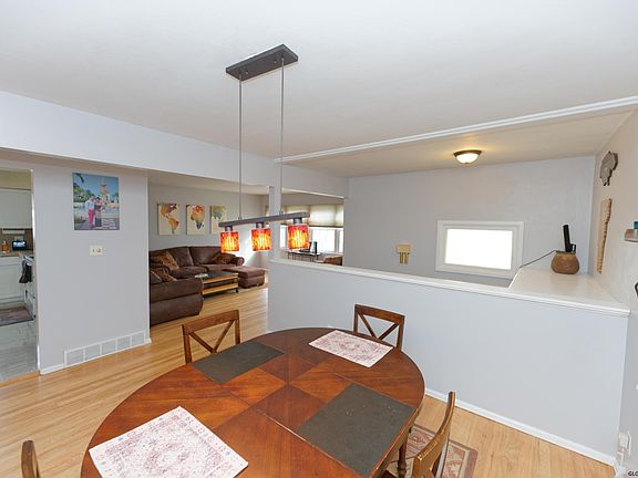 4th image of 30 Eliot Ave