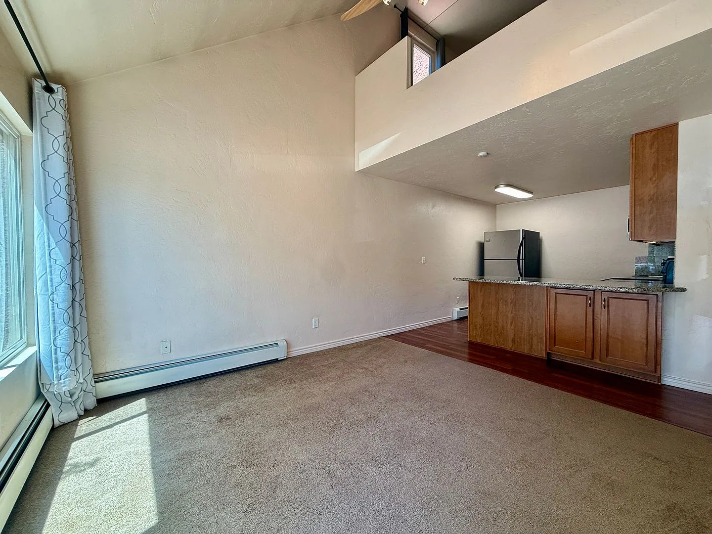 Beautiful Condo available now! — Photo 3