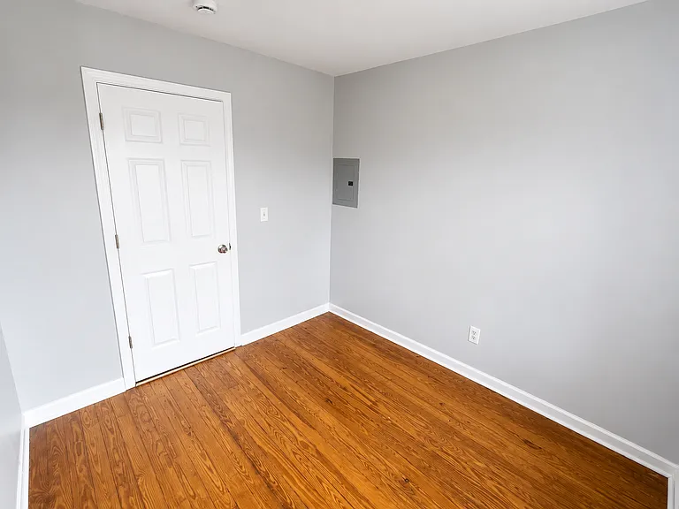 402-404 Myrtle Ave #3 — Photo 8