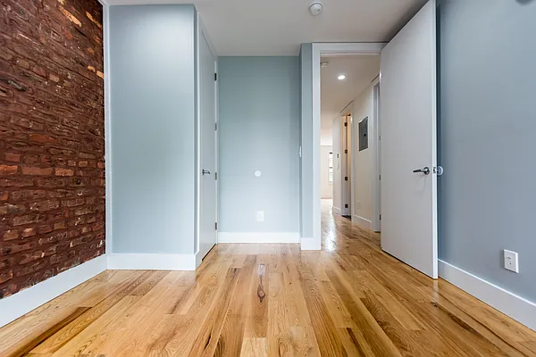 Rented by Nooklyn NYC LLC | media 17