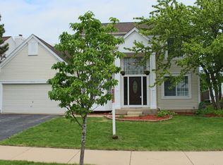 1390 E Braymore Cir, Naperville, IL 60564