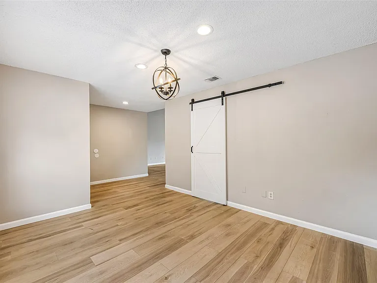 2602 Planters Row — Photo 8