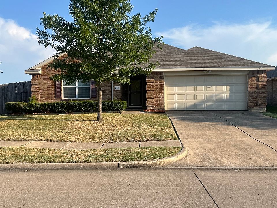 1st image of 2717 Mockingbird St