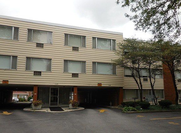 2nd image of 1139 Leavitt Ave