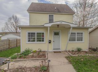 436 W Wisconsin Ave, Pewaukee, WI 53072