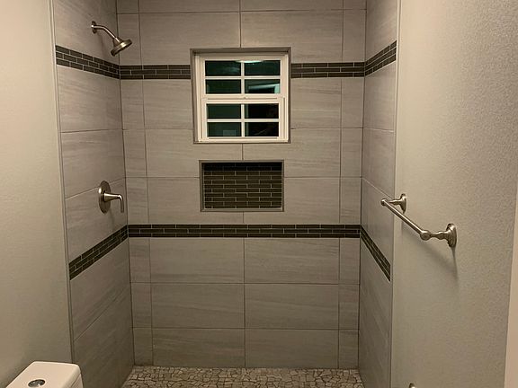2nd image of 546 Dawson Dr