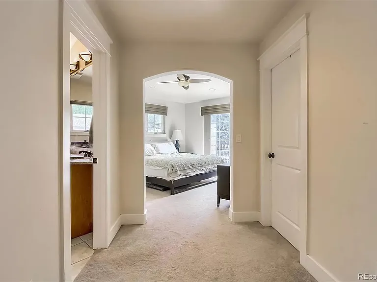 884 S Emerson St — Photo 15