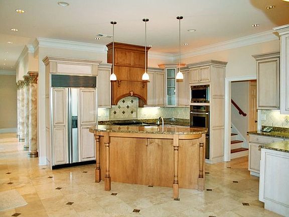 Open, bright kitchen
