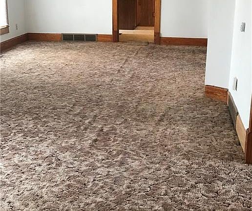 3rd image of 610 W Marion St