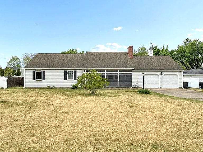 127 Bell Ave — Photo 1