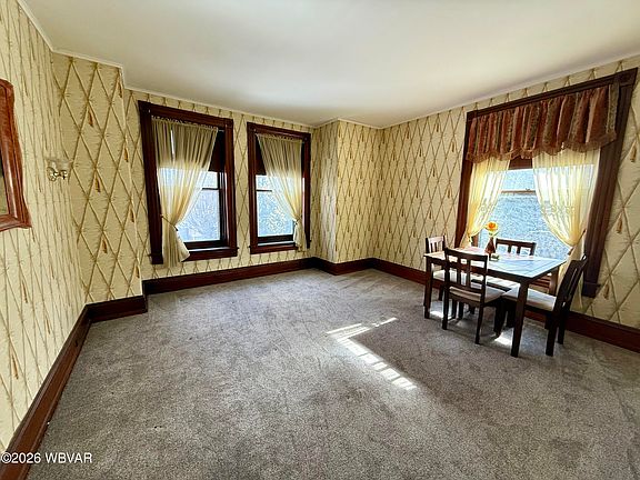 5th image of 610 S Market St APT 2