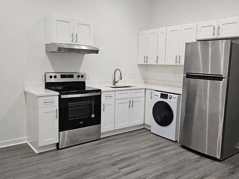 214 S Park Street — Photo 7