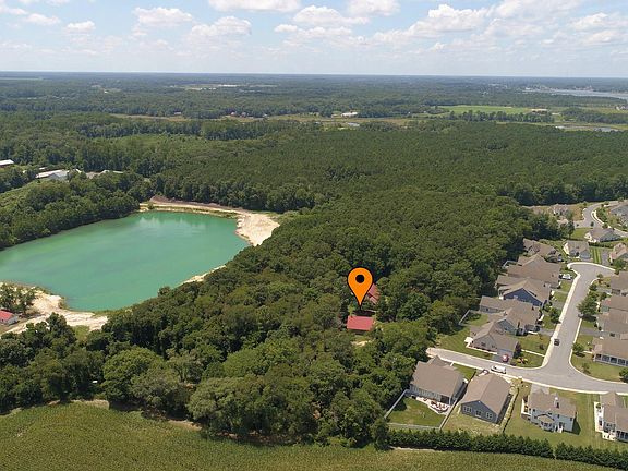 4th image of 11 Back Bay Dr