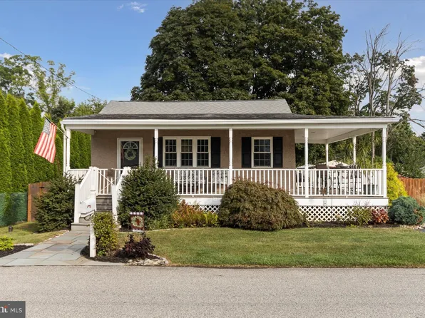 105 S Barry Ave, Norristown, PA 19403