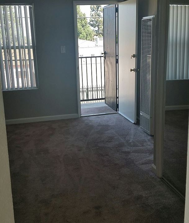 1st image of 1016 W 109th Pl APT 3