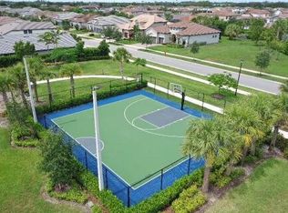 8194 Cadre Noir Rd, Lake Worth, FL 33467