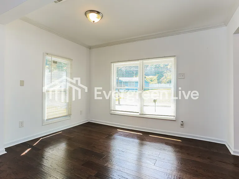 2308 Palmetto Ave SW — Photo 2