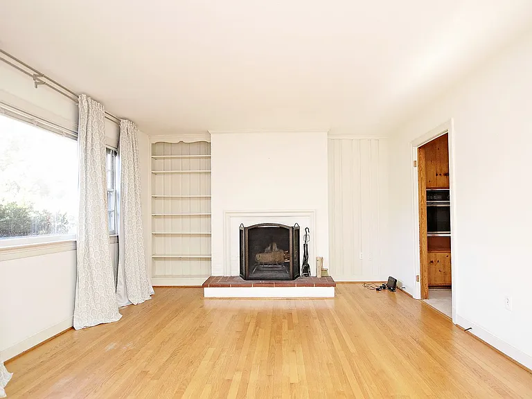 706 Grove Ave #A — Photo 1