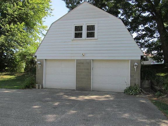 2nd image of 6037 Spires Dr