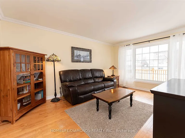 87 Raylawn Cres #UPPER — Photo 5