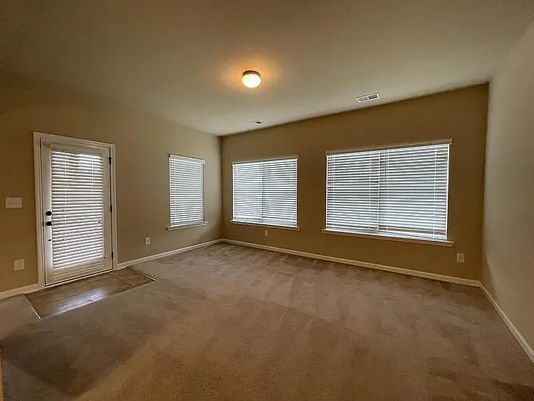 6069 Reynolds Cir — Photo 20