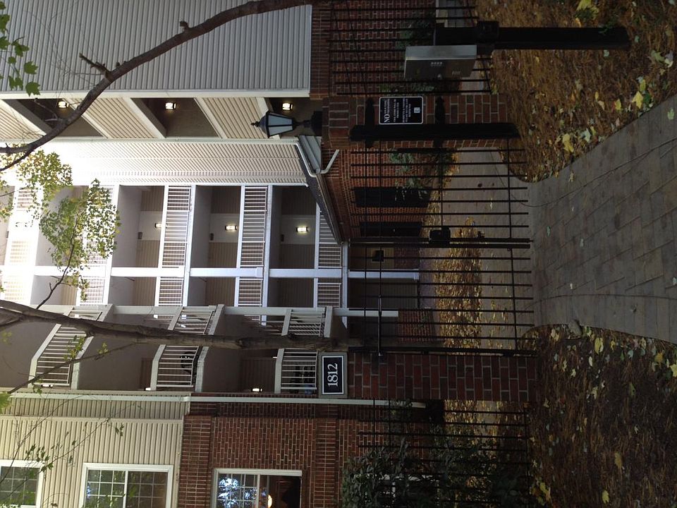 Gated Building