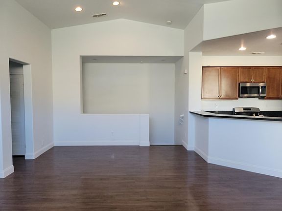 4th image of 27437 Gentlebrook Ct Unit 1