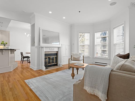 3rd image of 1049 S Park Ave #5