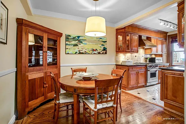 Sold by Modern Spaces | media 3