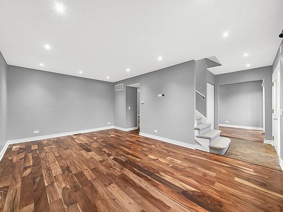 4th image of 11 Winthrop Ct #11
