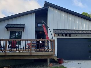 8126 Hickory St, Dexter, IA 50070