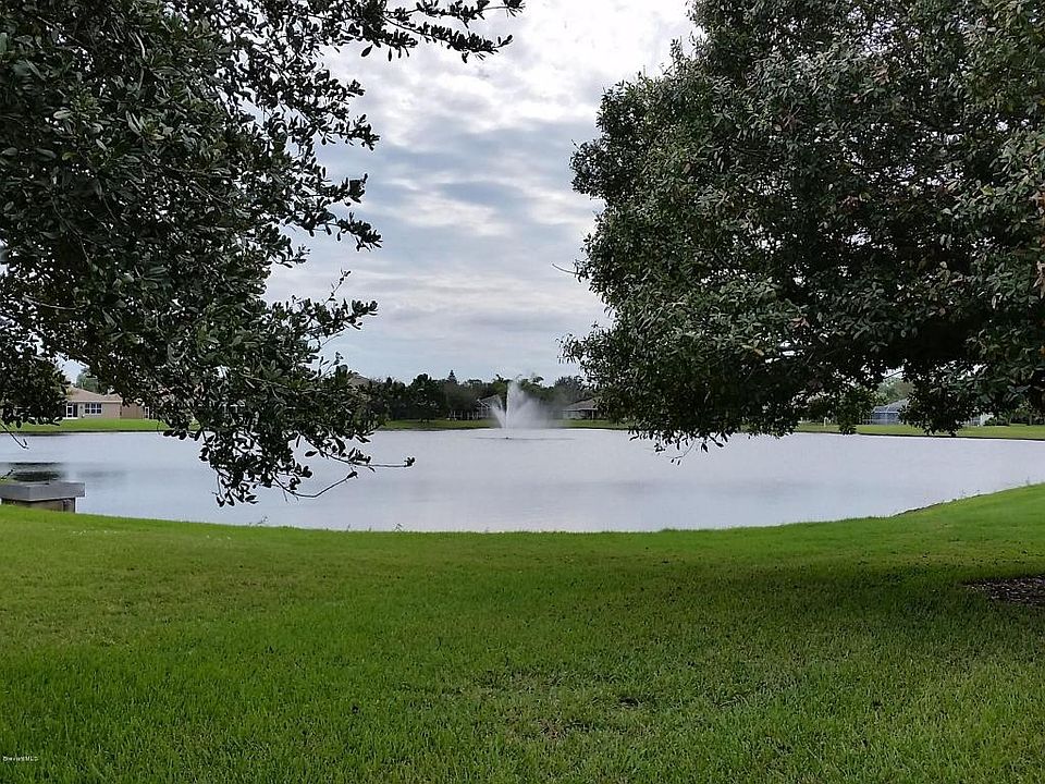 2nd image of 1801 Barrington Cir