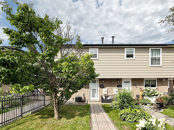 3rd image of 925 Bayly St #16