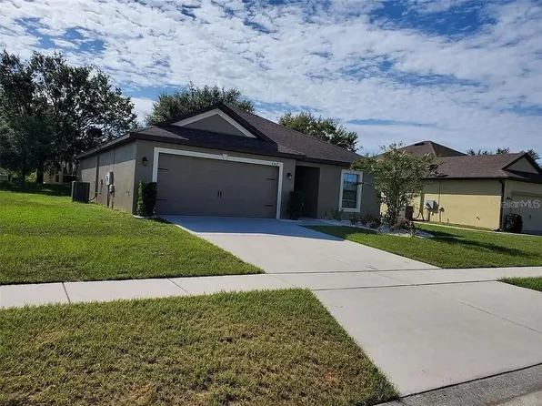 4567 Barbuda Dr, Tavares, FL 32778