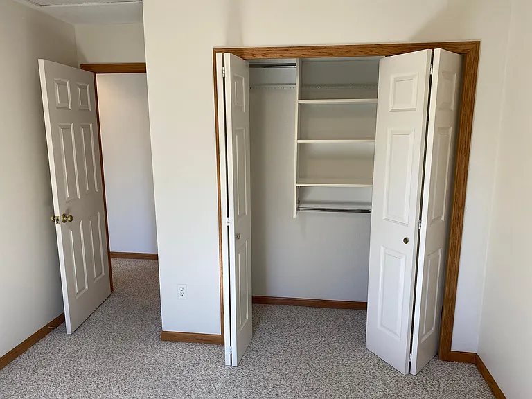 6214 Elliott Ct — Photo 13