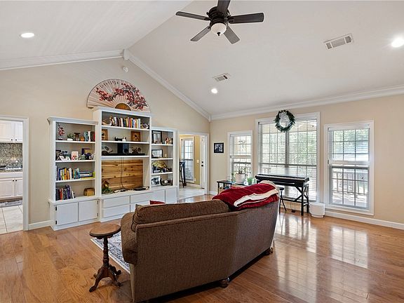 5th image of 285 County Road 3468