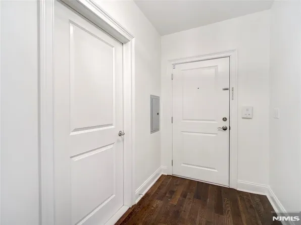 90 Clinton Ave Unit 204, Newark, NJ 07114